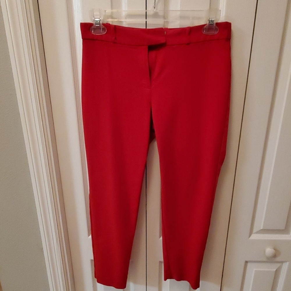 Red capris